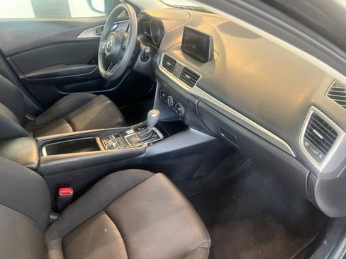Used 2018 MAZDA MAZDA3 Sport FWD image 25