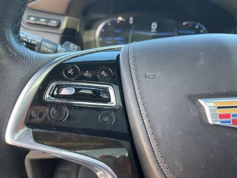 Used 2020 Cadillac Escalade Platinum AWD/4WD image 18