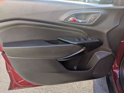 Used 2024 Chevrolet Trax LT w/ Driver Confidence Package FWD image 14