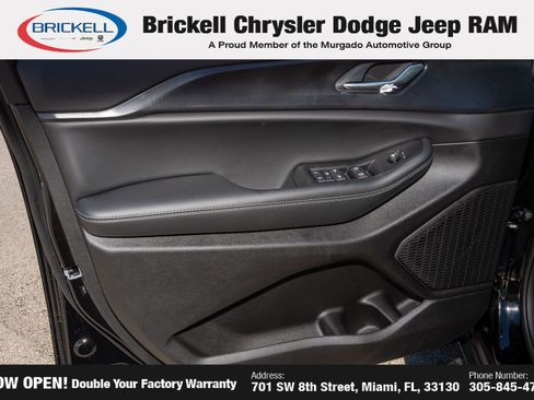 New 2025 Jeep Grand Cherokee L Laredo image 10