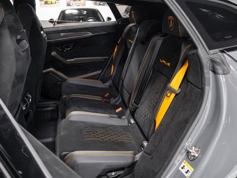 Used 2023 Lamborghini Urus Performante image 13