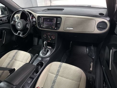 Used 2018 Volkswagen Beetle 2.0T Coast w/ Coast Lighting Package FWD image 12