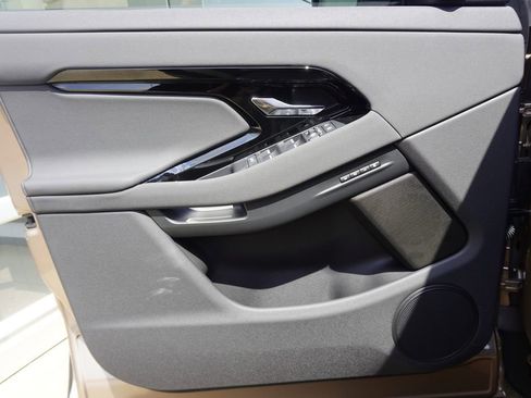 New 2026 Land Rover Range Rover Evoque S image 17