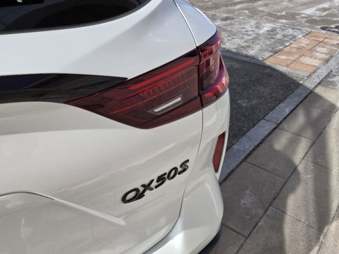 Certified 2025 INFINITI QX50 Sport image 12