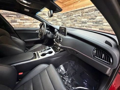 Used 2018 Kia Stinger GT2 AWD/4WD image 13