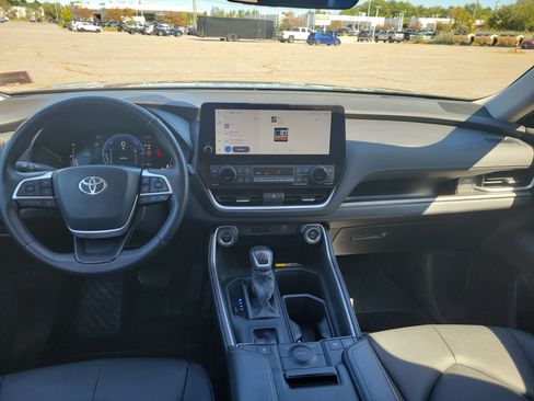 Used 2025 Toyota Grand Highlander AWD Hybrid image 19