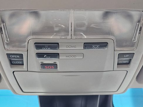 Used 2016 Toyota Avalon Limited image 34