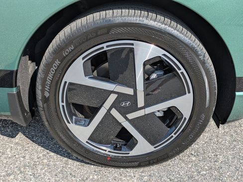 New 2026 Hyundai Ioniq 9 Calligraphy image 14