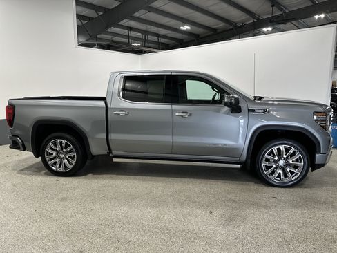 Used 2024 GMC Sierra 1500 Denali w/ Denali Reserve Package AWD/4WD image 2