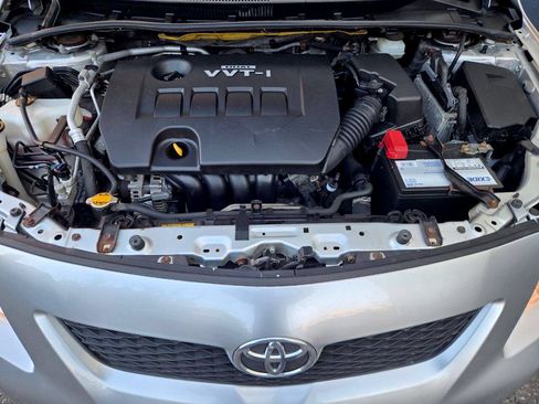 Used 2010 Toyota Corolla LE FWD image 12