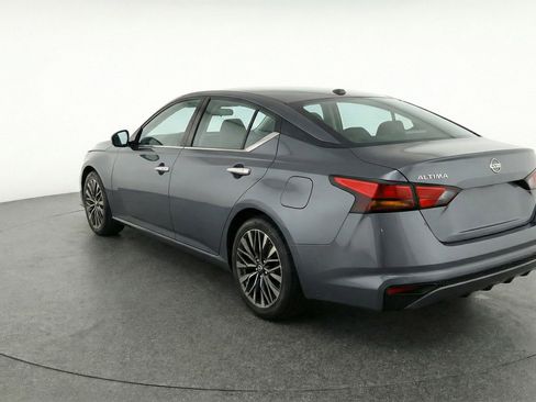 Used 2025 Nissan Altima 2.5 SV image 6
