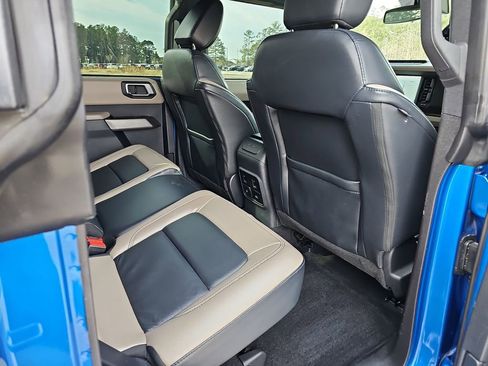 Used 2023 Ford Bronco Wildtrak image 13