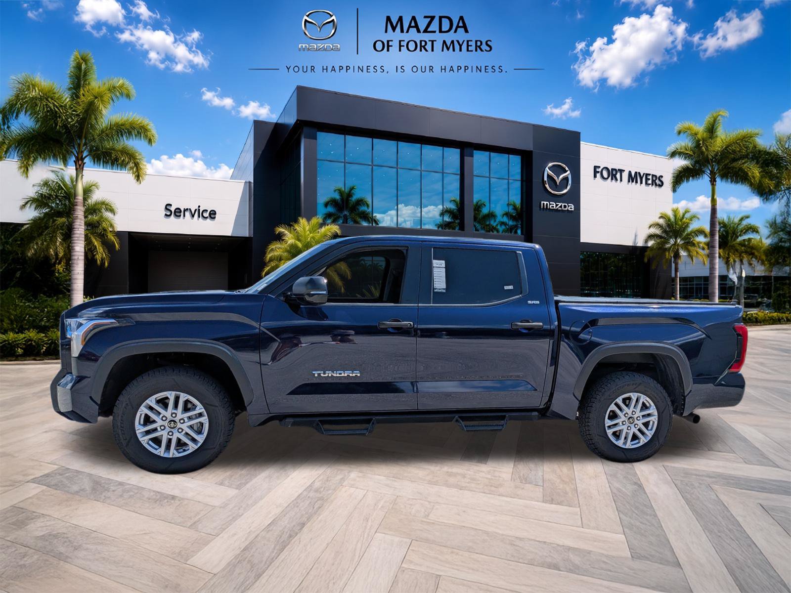 Used 2023 Toyota Tundra SR5 w/ SR5 Convenience Package AWD/4WD image 7