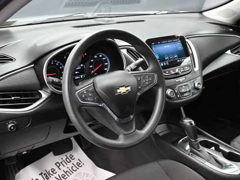 Used 2019 Chevrolet Malibu LS image 16