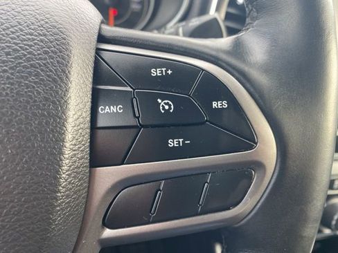 Used 2019 Jeep Cherokee Latitude Plus w/ Cold Weather Group image 30