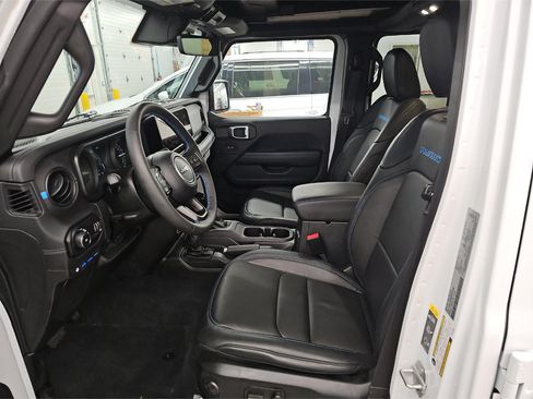 Used 2024 Jeep Wrangler Unlimited Rubicon 4xe AWD/4WD image 4