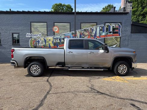 Used 2025 Chevrolet Silverado 2500 LT w/ Safety Package AWD/4WD image 34