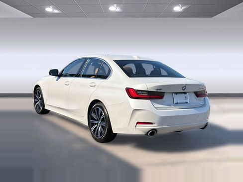 Certified 2025 BMW 330i xDrive Sedan w/ Convenience Package AWD/4WD image 3