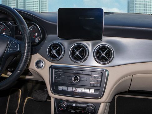 Used 2020 Mercedes-Benz GLA 250 GLA 250 w/ Multimedia Package image 22