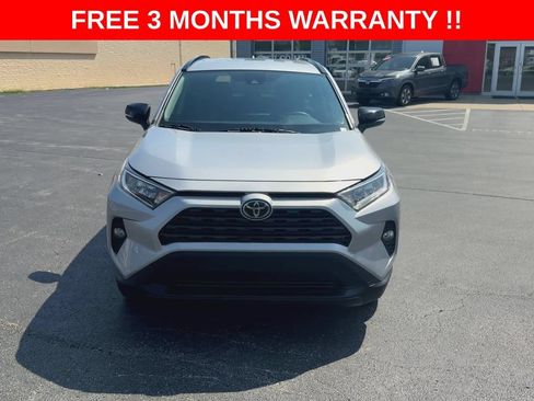 Used 2021 Toyota RAV4 XLE AWD/4WD image 3