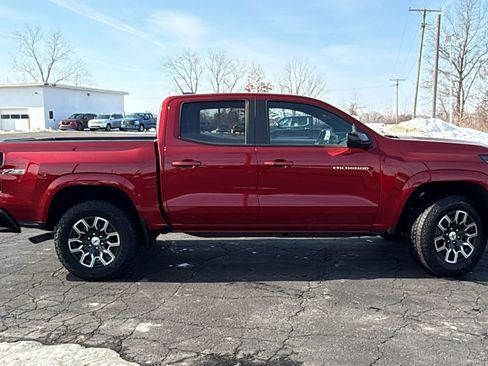 Used 2024 Chevrolet Colorado Z71 w/ Z71 Convenience Package 2 image 8