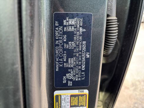 Used 2025 Kia Soul LX w/ LX Technology Package FWD image 24