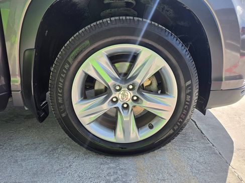 Used 2014 Toyota Highlander Limited Platinum AWD/4WD image 61