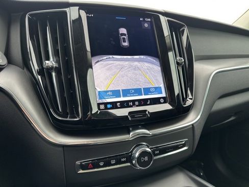 Certified 2025 Volvo XC60 B5 Core image 24