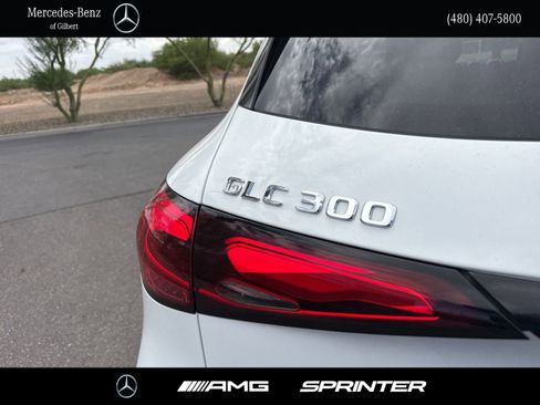 Used 2025 Mercedes-Benz GLC 300 image 5