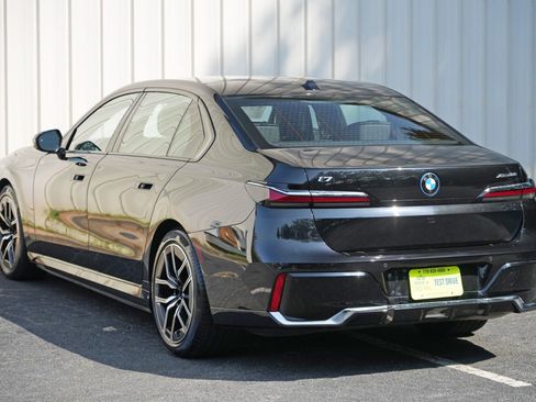 Used 2023 BMW i7 xDrive60 w/ Executive Package 2 AWD/4WD image 71