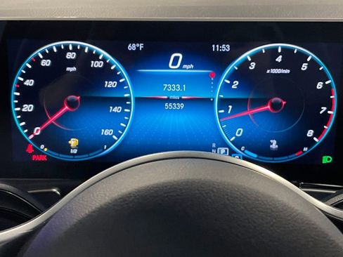 Used 2021 Mercedes-Benz GLB 250 4MATIC image 31