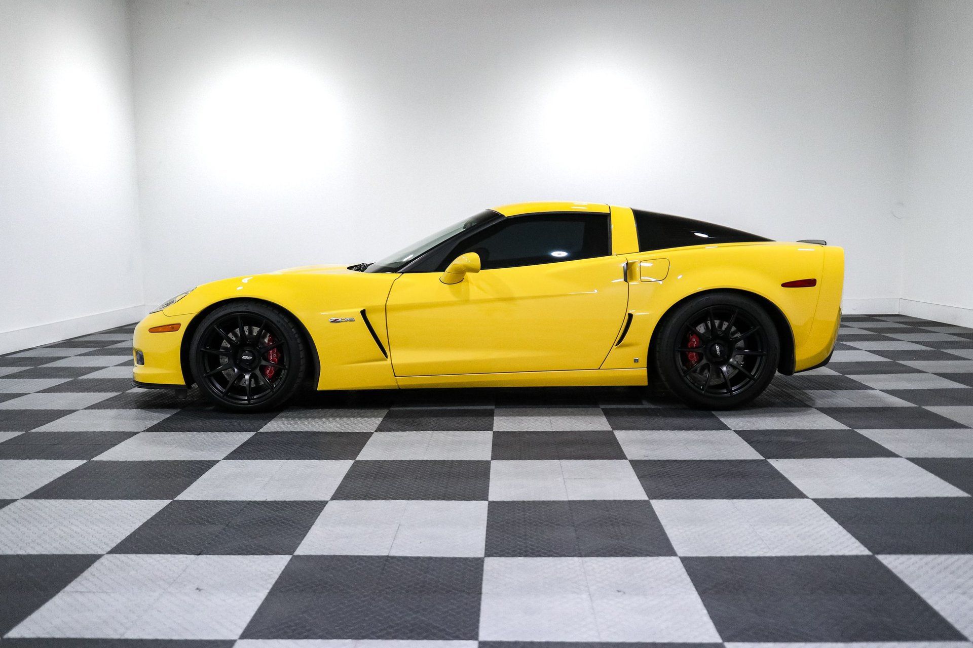 Used 2007 Chevrolet Corvette Z06 w/ Preferred Equipment Group RWD image 4