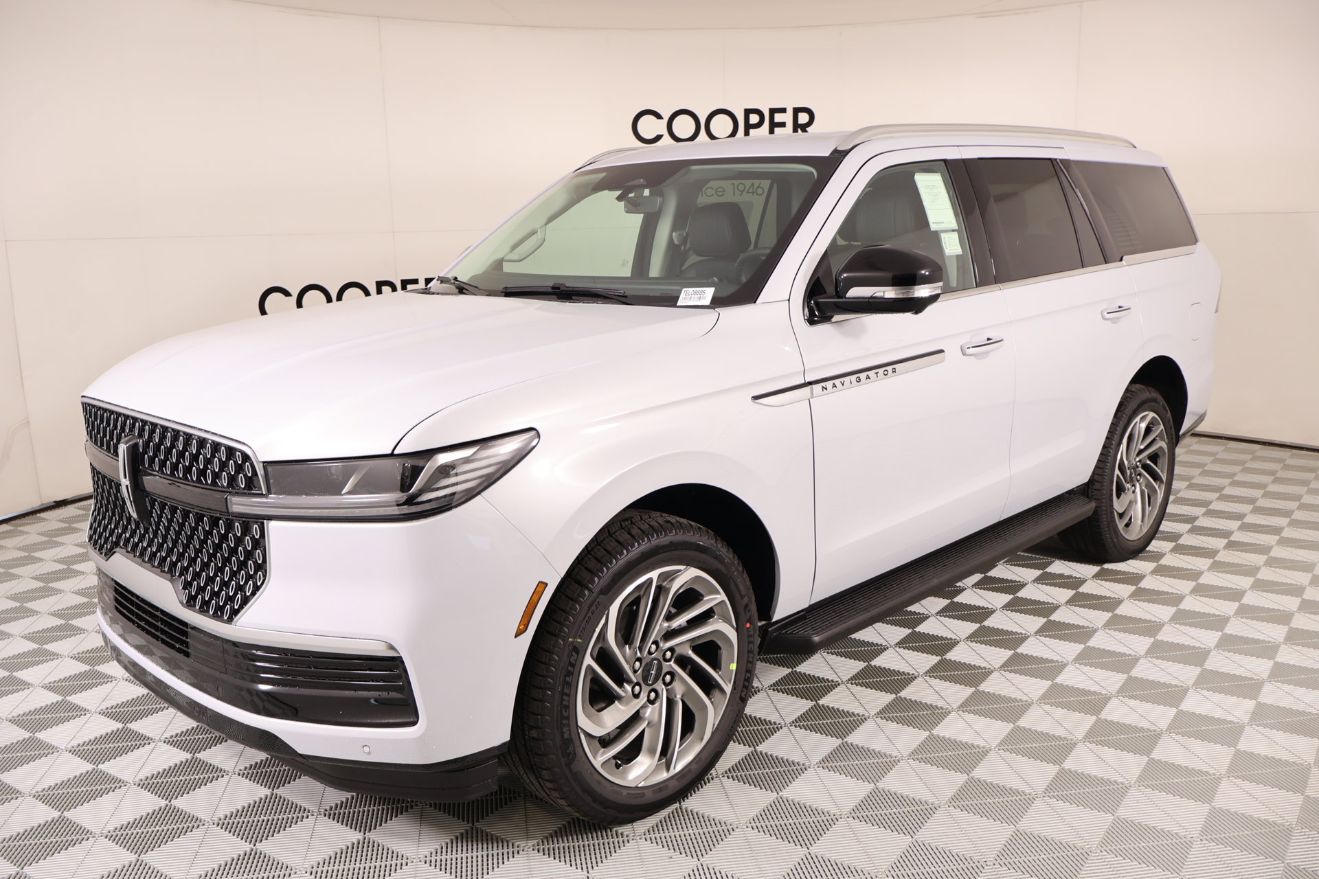 New 2026 Lincoln Navigator Premiere AWD/4WD image 10