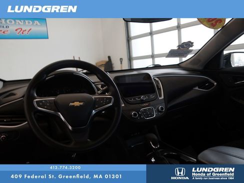 Used 2022 Chevrolet Malibu LT image 18