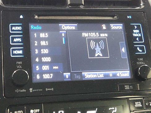 Certified 2018 Toyota Prius Three FWD image 18