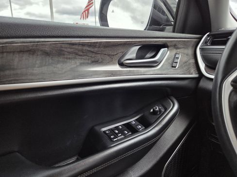 Used 2022 Jeep Grand Cherokee L Limited image 40