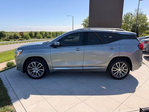 Used 2023 GMC Terrain Denali AWD/4WD image 41