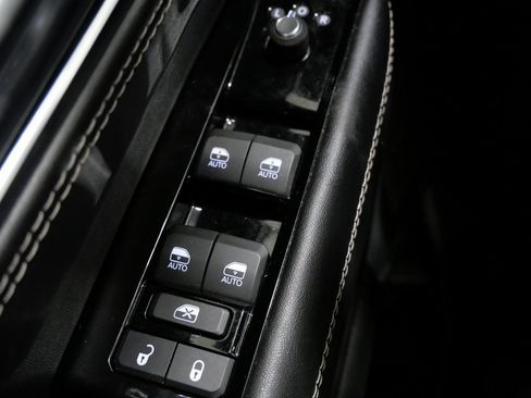 Used 2023 Jeep Wagoneer Series II w/ Convenience Group I image 12