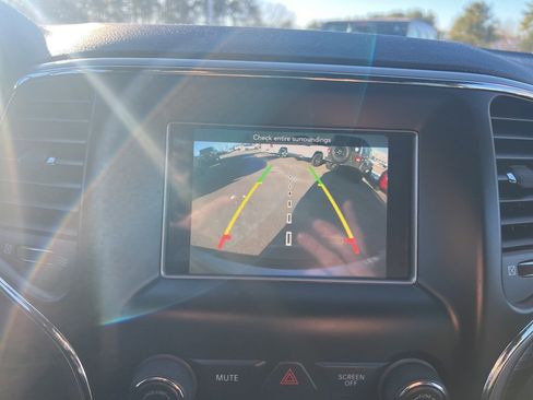 Certified 2019 Jeep Grand Cherokee Laredo image 28