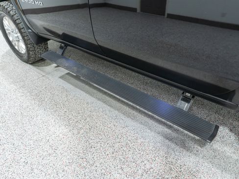 Used 2020 Chevrolet Silverado 2500 High Country w/ Safety Package II image 12