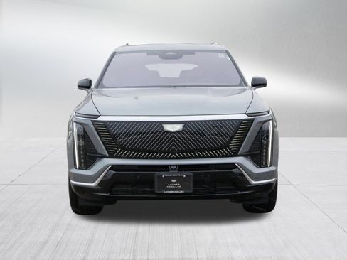 Used 2026 Cadillac Vistiq Luxury AWD/4WD image 2