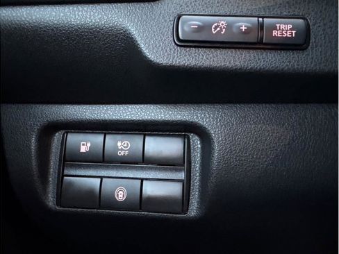 Used 2024 Nissan Leaf S image 25