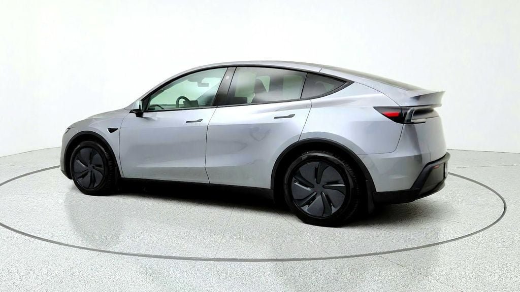 Used 2026 Tesla Model Y Long Range AWD/4WD image 7