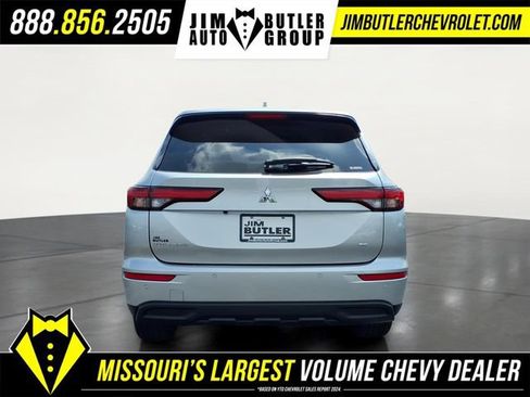 Used 2024 Mitsubishi Outlander AWD image 23