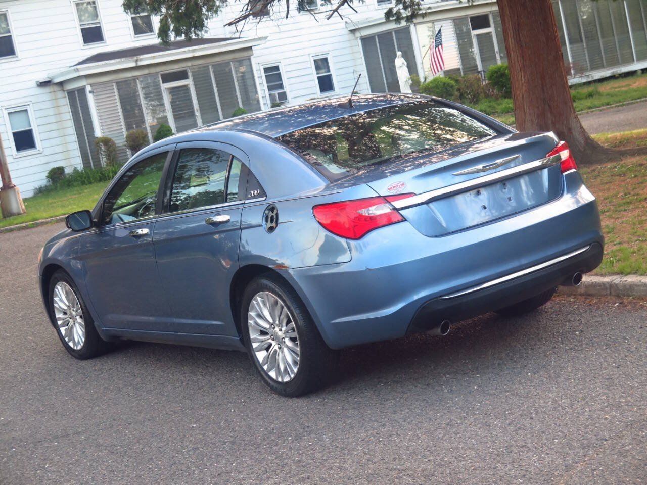 Used 2011 Chrysler 200 Limited FWD image 22
