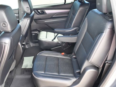 Used 2025 Buick Enclave Sport Touring FWD image 23