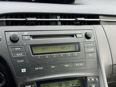 Used 2011 Toyota Prius Three image 3