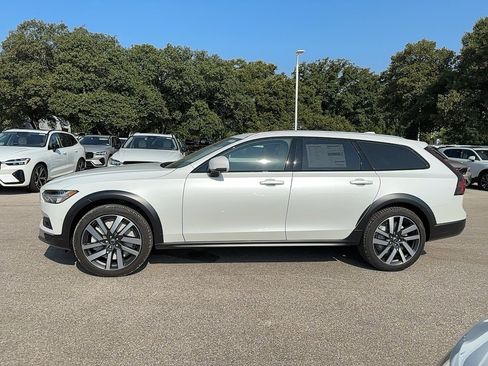 New 2025 Volvo V90 B6 Cross Country Plus w/ Protection Package Premier image 3