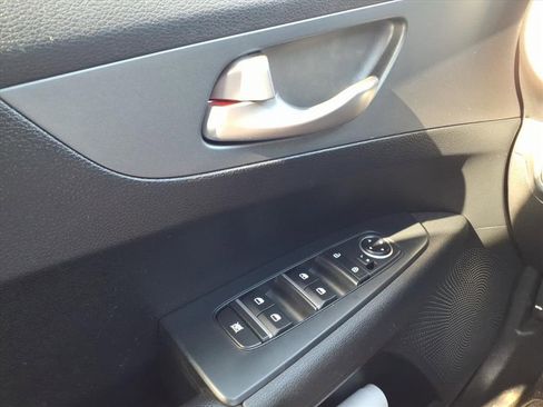 Used 2020 Kia Forte LXS image 23