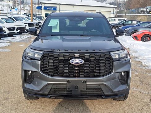 Used 2025 Ford Explorer ST-Line image 8
